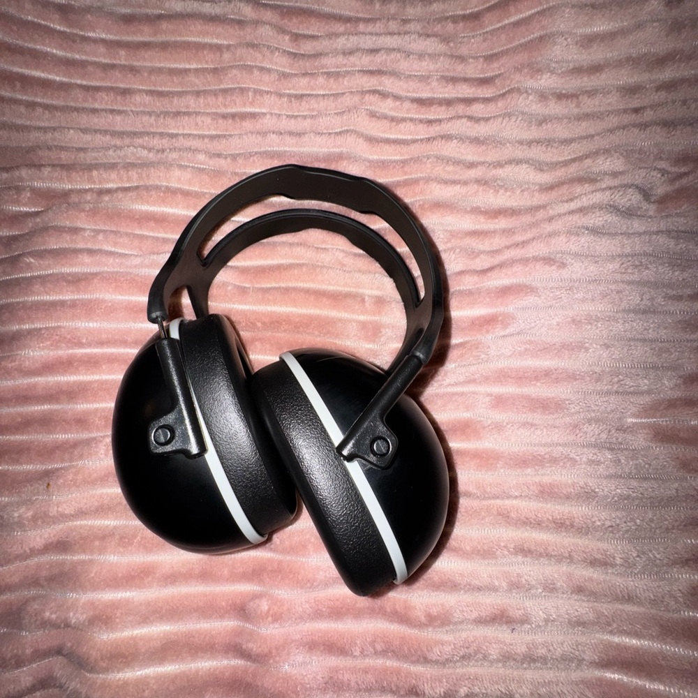 NEW WITHOUT TAGS!!! Black Soundproof Ear Muffs